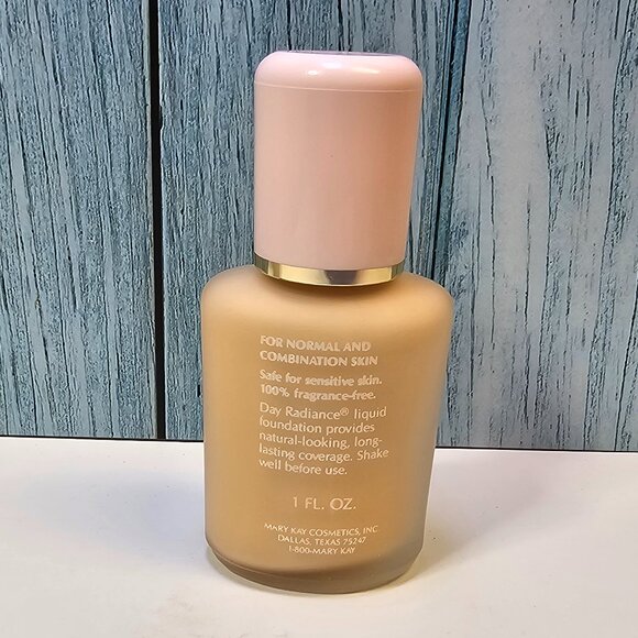 Mary Kay Day Radiance Liquid Foundation - Porcelain Ivory #4483- NIB - Old Stock - Picture 3 of 7